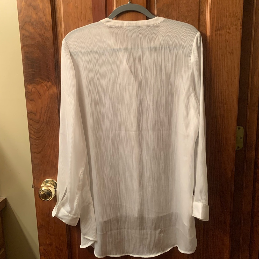 Chico New Never Worn, Button Front Flutter Hem Tu… - image 6